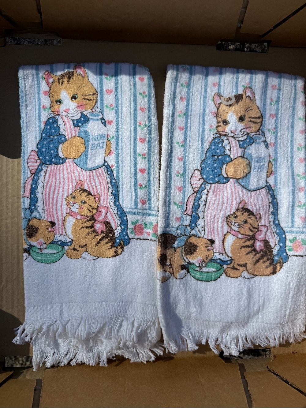Vintage 90’s Kitchen Dish Towels Set Cat Hearts Stripes Print White Blue Pink 2